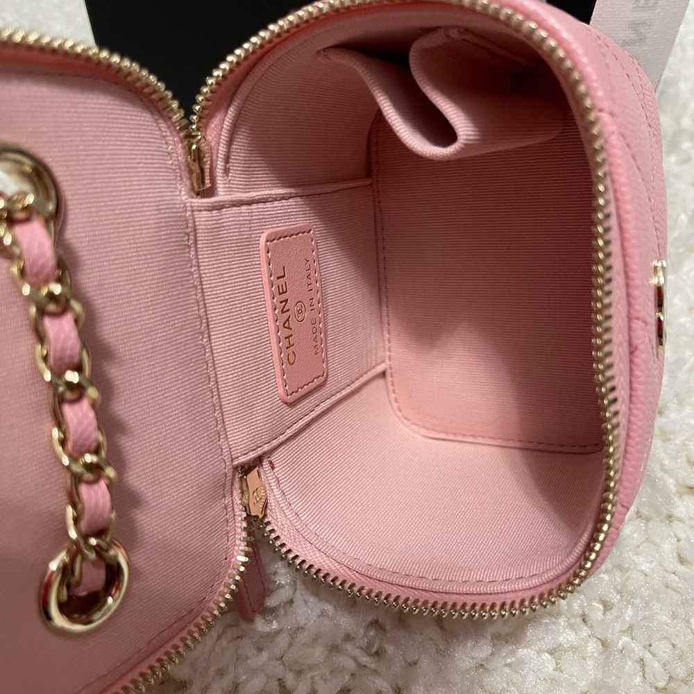 CHANEL Vanity on a Chain Pink Caviar 💗 - Picture 5 of 10